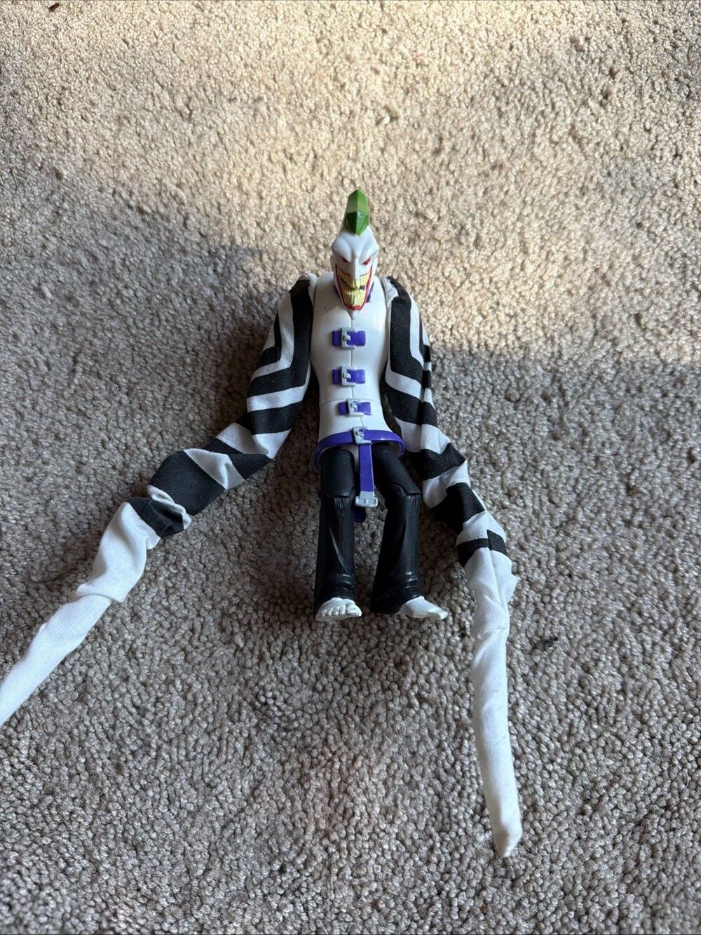 Animated Batman Series Joker Strangle Sleeves 2006 EXP Shadowtek